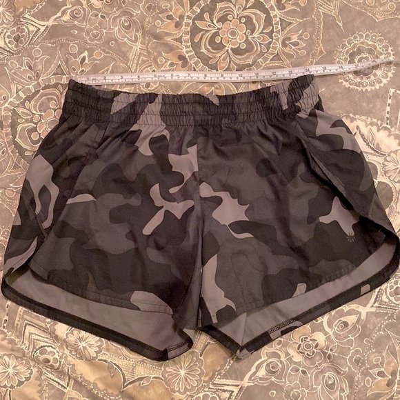 Athleta Pants - Athleta Camo Racer Run Shorts 4.5” Inseam